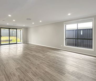Brand New Four-Bedroom Home in Popular Southlakes Estate - Photo 5