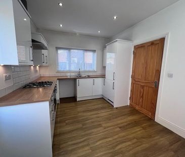 3 bedroom detached house to rent - Photo 3