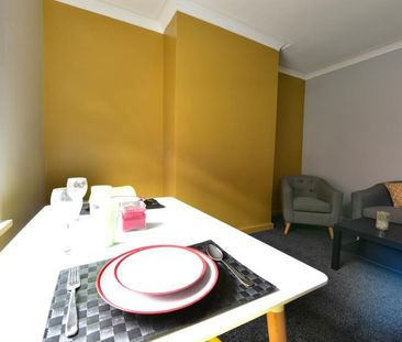 2 bedroom terraced house to rent - Photo 4