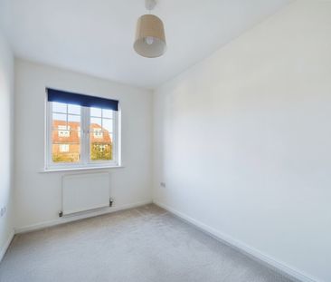 4 bedroom House in Larchfield Road, Maidenhead - Photo 4