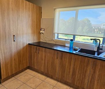 Fully furnished 2Bedroom, bills included - Photo 1