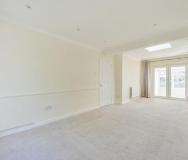 3 bedroom detached bungalow to rent - Photo 4