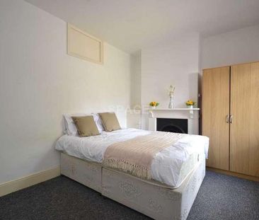 St Peters Road, Reading, Berkshire, RG6 - Photo 3