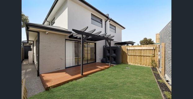 Impressive In Scale, Style & Luxury - Photo 1