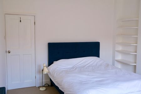 2 Bed Terraced House, Fitzneal Street, W12 - Photo 5