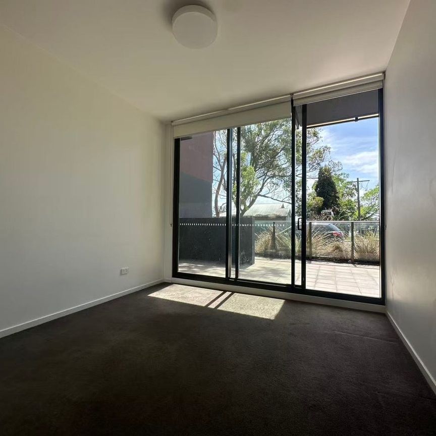 Two Bedroom Two Bathroom with Study!!! Modern & Quiet & Carpet & Convenient transportation - Photo 1