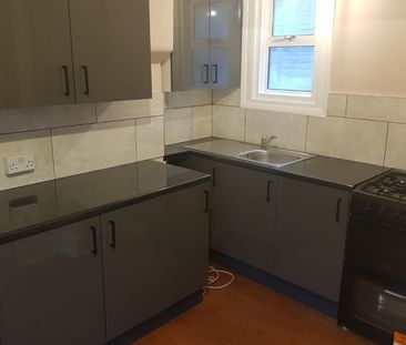 2 Bed Flat, Clapham Manor Street, SW4 - Photo 5