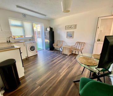 DT4, Carlton Road South Weymouth, Carlton Road South
              ... - Photo 1