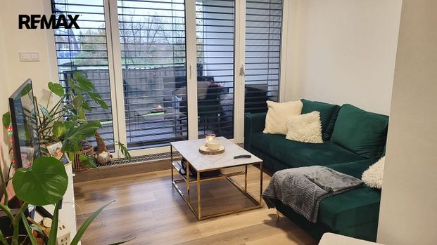 Pronájem bytu 2+kk 57 m² - Fotografie 1