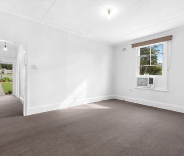 19 Aberglasslyn Road, Rutherford NSW 2320 - House For Rent | Domain - Photo 1