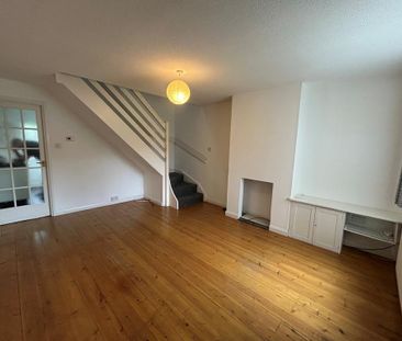 2 bedroom semi-detached house to rent - Photo 2