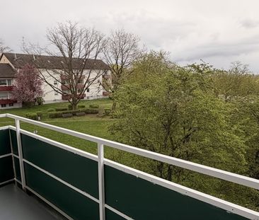 Modernisierte Wohnung mit Weitblick und Südost-Balkon in Liederbach - Photo 3