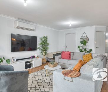 MODERN, LIGHT FILLED & CONVENIENT - Photo 1