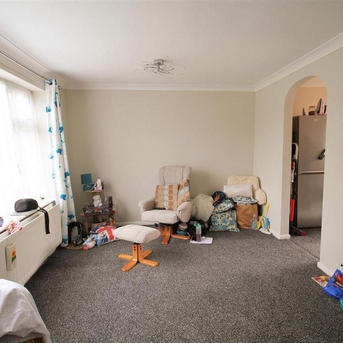 3 bedroom semi-detached house to rent - Photo 1