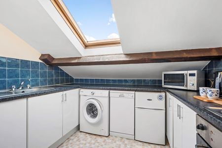 2 VICTORIA TERRACE Leeds - LS3 1BX - Photo 2