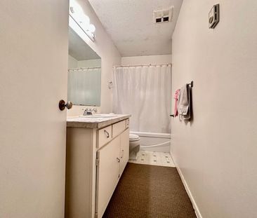 For Lease - 1775 Bowmanville Avenue Unit# Apt B, Clarington, Ontario - Photo 2