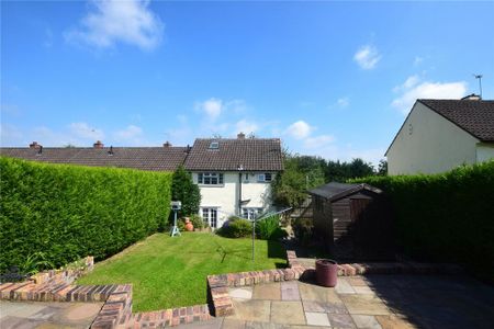 3 bedroom end of terrace house to rent - Photo 3