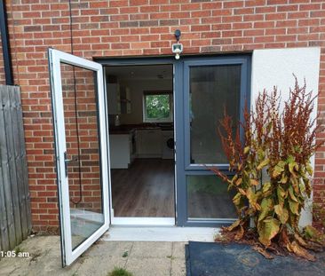 2 bedroom terraced house to rent - Photo 4