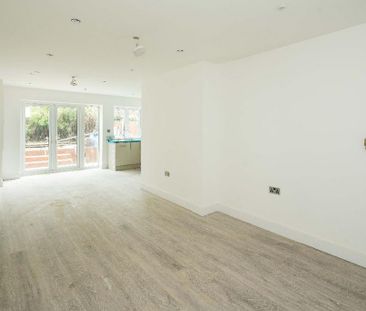 4 bedroom maisonette to rent - Photo 2