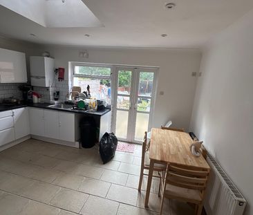 Room in a Shared House, Athelstone Road, HA3 - Photo 4