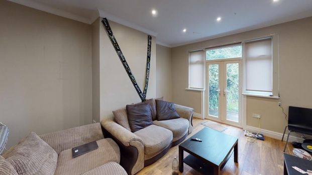 4 bedroom terraced house to rent - Photo 1