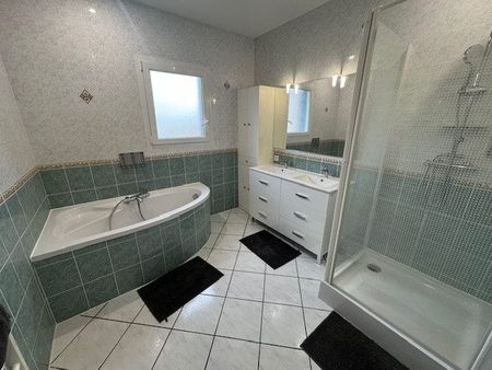 Location Maison 5 pièces 160m² MERIGNAC 33700 - Photo 5