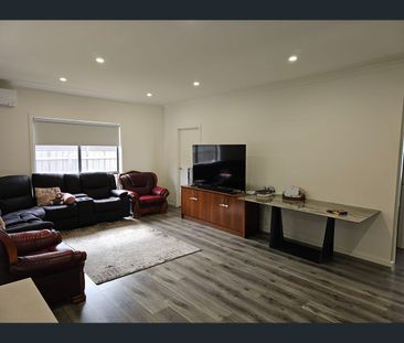 3/23 Minstrel Close, Wyndham Vale, Vic 3024 - Photo 4