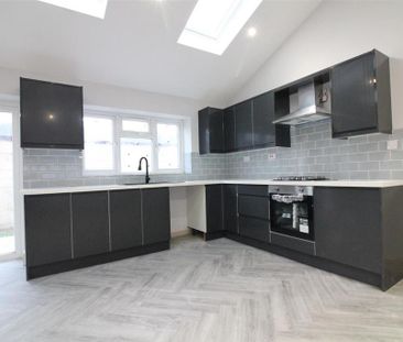 3 bedroom detached bungalow to rent - Photo 6