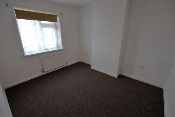 Blundell Road, Edgware, HA8 - Photo 1