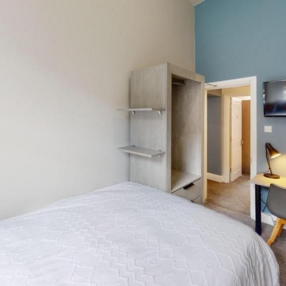 6 bedroom flat to rent - Photo 1
