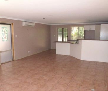 WELL PRESENTED HOME IN CENTRAL LOCATION - Photo 1