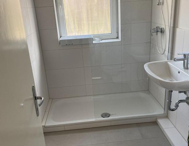 Komplett renovierte 2,5-Zimmer-Wohnung zu vermieten - Foto 1