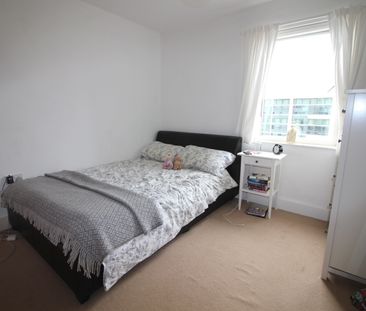 Altair House, Celestia, Cardiff Bay - Photo 2