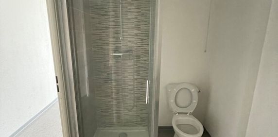 Location Appartement 1 pièce 18m² NIMES 30000 - Photo 2