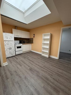 For Lease - 2828 Danforth Avenue Unit# Apt 2, Toronto, Ontario - Photo 1