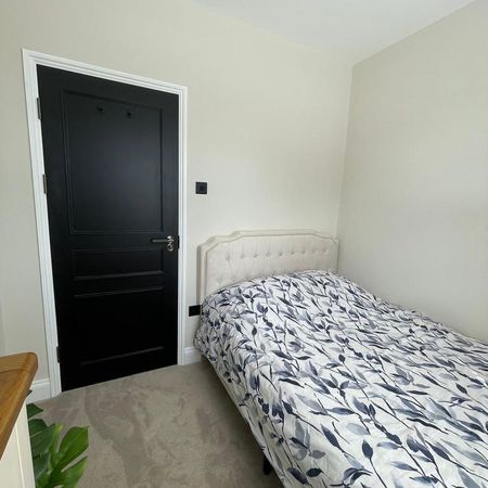1 bedroom in a house share to rent - Photo 3