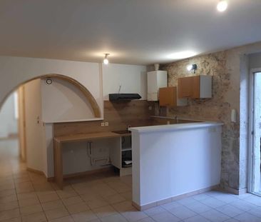 Location - Appartement T3 de 47 m² avec cour privative - Photo 3