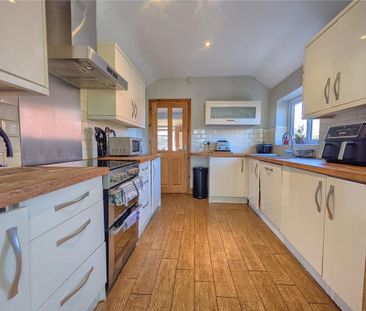 3 bedroom semi-detached house to rent - Photo 6