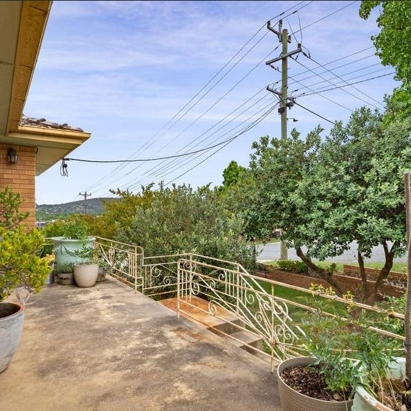 Spacious 3-bedroom Home With Panoramic Views - Photo 1