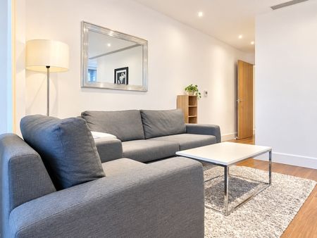 3 Bed Flat, Talisman Tower, E14 - Photo 3