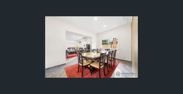 Spacious Family Home in Villawood with 5 Bedrooms - Photo 1