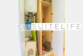 Monsieur Van Damme Lives Upstairs