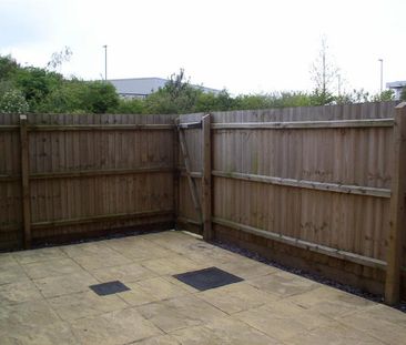 2 bedroom end of terrace house to rent - Photo 5
