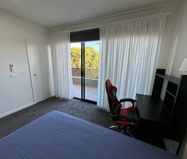 'Stylish Townhouse Living in Pascoe Vale' - For Lease - Photo 6