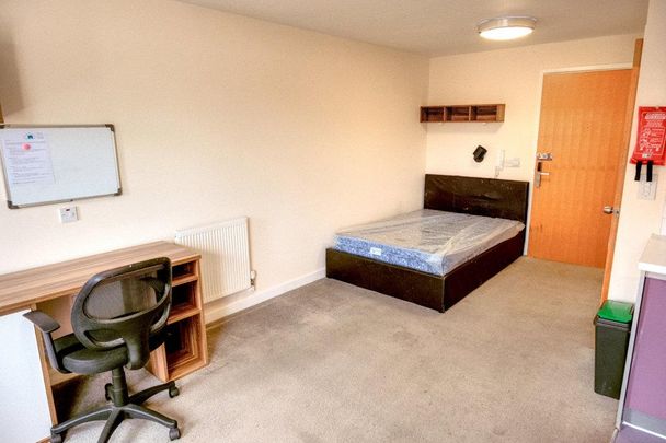 Studio to rent - Photo 1