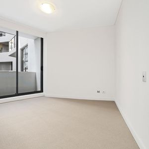 1407/30 Glen Street, Milsons Point - Photo 2