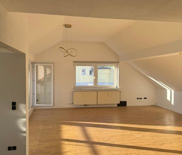 RESERVIERT- Moderne 4-Zimmer-Dachgeschosswohnung mit Balkon in zent... - Photo 4