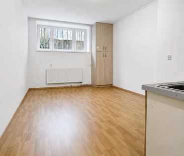 Pronájem bytu 1+kk v cihlovém domě nedaleko centra Brna, na ulici B... - Фото 2