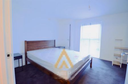 1 Bedroom 1 Bathroom - Photo 3