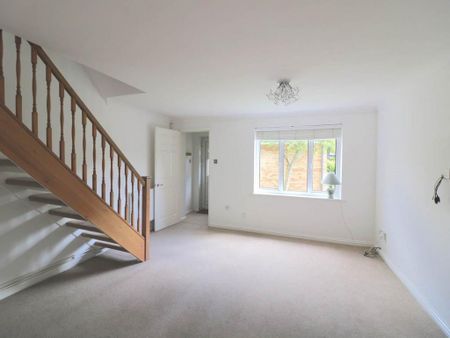 3 bedroom end of terrace house to rent - Photo 2